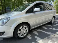 Używany Vauxhall Zafira Design Edition 2012 Srebrny Minivan