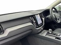 Used Volvo XC60 Core 247 HP (181 kW) 2023 White SUV