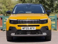 Used Jeep Avenger Summit 100 HP (73 kW) 2025 Yellow SUV
