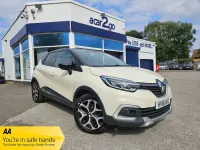 Used Renault Captur Signature 90 HP (66 kW) 2018 Cream/black SUV
