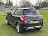 Usado Suzuki Swift SZ4 90 HP (66 kW) 2017 Preto Citadino