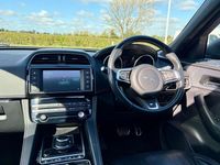 Begagnad Jaguar F-Pace Supercharged 2017 Röd SUV