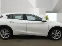 Used Infiniti Q30 Premium 170 HP (125 kW) 2016 White Hatchback