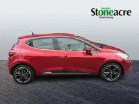 Used Renault Clio Signature 88 HP (64 kW) 2018 Red Hatchback