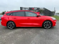 Used Ford Focus ST-Line X 120 HP (88 kW) 2021 Red Estate
