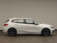 Used BMW 118 Sport Line 134 HP (98 kW) 2022 White Hatchback
