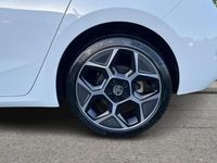 Used Vauxhall Astra GS Line 130 HP (95 kW) 2022 White Hatchback