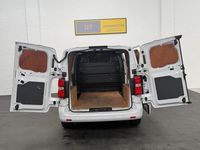 Second-hand Vauxhall Vivaro Sportive 2023 Alb Monovolum