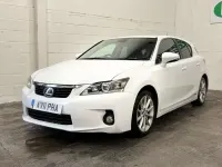 Used Lexus CT200h 136 HP (100 kW) 2011 White Hatchback