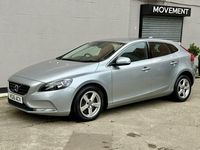 Used Volvo V40 Momentum 150 HP (110 kW) 2016 Silver Hatchback
