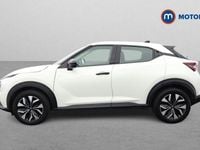 Usado Nissan Juke Acenta Premium 114 HP (83 kW) 2025 Branco SUV
