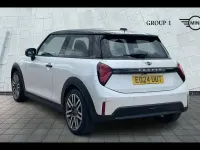 Used Mini Cooper Hatch 154 HP (113 kW) 2024 Nanuq white Hatchback