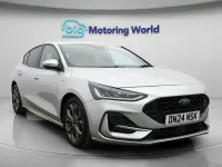 Begagnad Ford Focus ST-Line 125 HK (91 kW) 2024 Silver Halvkombi
