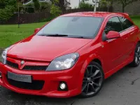 Begagnad Vauxhall Astra 236 HK (173 kW) 2009 Röd Halvkombi