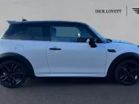 Used Mini Cooper Hatch 134 HP (98 kW) 2024 White Hatchback