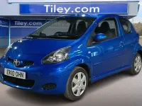 Used Toyota Aygo 67 HP (49 kW) 2010 Blue Hatchback