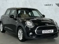 Begagnad Mini ONE Hatch 102 HK (75 kW) 2017 Svart Halvkombi