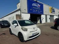 Used Toyota iQ 68 HP (50 kW) 2009 White Hatchback
