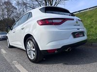 Used Renault Mégane IV Dynamique 110 HP (80 kW) 2018 White Hatchback