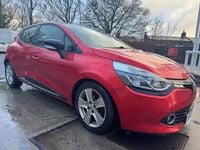 Used Renault Clio IV Dynamique 90 HP (66 kW) 2016 Red Hatchback