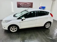 Used Ford Fiesta Zetec 70 HP (51 kW) 2012 White Hatchback