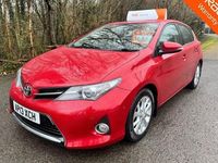 Used Toyota Auris 101 HP (74 kW) 2013 Red Hatchback
