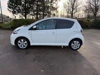 Used Toyota Aygo 68 HP (50 kW) 2013 White Hatchback