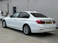 Begagnad BMW 320 Efficient Dynamics 2015 Vit Sedan