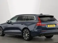 Used Volvo V60 Momentum 197 HP (144 kW) 2021 Blue Estate
