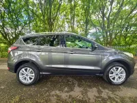 Usado Ford Kuga Zetec 120 CV (88 kW) 2019 Gris SUV