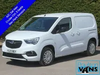 Używany Vauxhall Combo 100 KM (73 kW) 2023 Biały Minivan