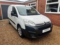 Used Citroën Berlingo 75 HP (55 kW) 2018 White MPV