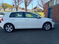 Begagnad VW Golf VII Match 2014 Vit Halvkombi