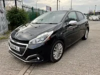 Gebraucht Peugeot 208 Signature Sky 2019 Schwarz Kleinwagen