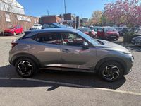 Usado Nissan Juke N-Connecta 143 HP (105 kW) 2023 Cinzento SUV