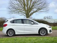 Begagnad BMW 225 Luxury Line 2018 Vit Minibuss