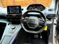 Begagnad Peugeot Rifter Access 131 HK (96 kW) 2020 Beige Minibuss