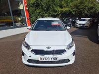 Used Kia Ceed 2019 White Hatchback