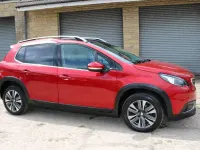 Gebraucht Peugeot 2008 Allure Premium 2019 Rot SUV