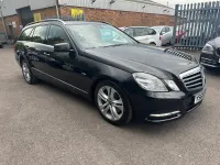 Usado Mercedes E250 Avantgarde 2011 Preto Carrinha