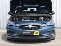 Used Vauxhall Astra Design Edition 110 HP (80 kW) 2016 Blue Hatchback
