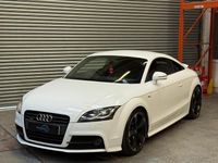 Usado Audi TT Black Edition 170 HP (125 kW) 2012 Branco Coupé