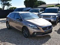 Begagnad Volvo V40 2014 Brun Halvkombi