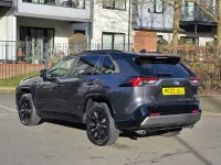 Usado Toyota RAV4 218 HP (160 kW) 2023 Cinzento SUV