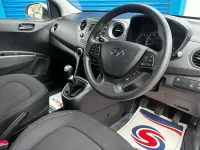 Used Hyundai i10 SE 66 HP (48 kW) 2017 White Hatchback