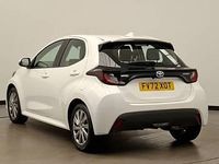 Used Toyota Yaris Hybrid 116 HP (85 kW) 2023 White Hatchback