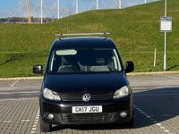 Usado VW Caddy Highline 102 HP (75 kW) 2017 Preto Monovolume