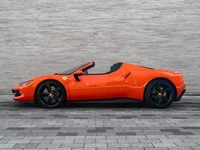 Begagnad Ferrari 296 830 HK (610 kW) 2024 Röd Cab