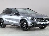 Usado Mercedes GLA180 Urban 122 HP (89 kW) 2020 Cinzento SUV