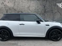 Used Mini Cooper Hatch 134 HP (98 kW) 2024 White Hatchback